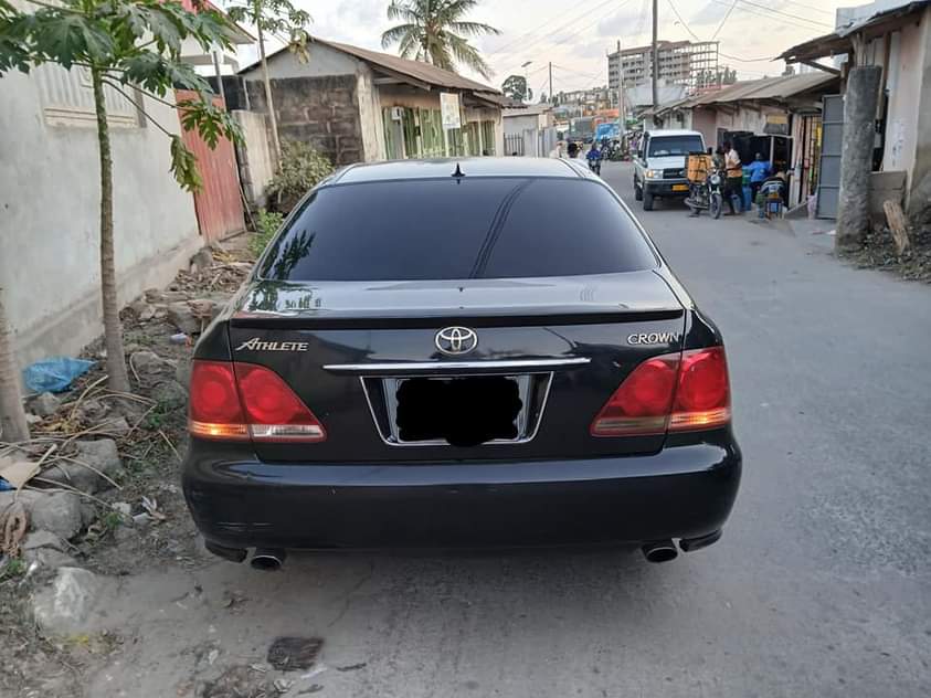 A picture of CROWN ATHLETE.. EA CALL 0712827933 Cc 2490 Sunroof New tyre