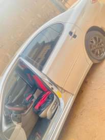 A picture of Dealers deal super clean Lexus ES300 For sell with bad