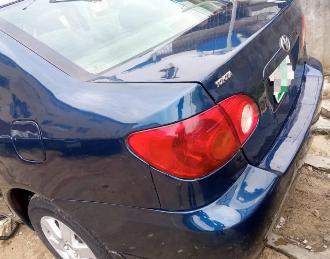 A picture of 2005 Toyota corolla