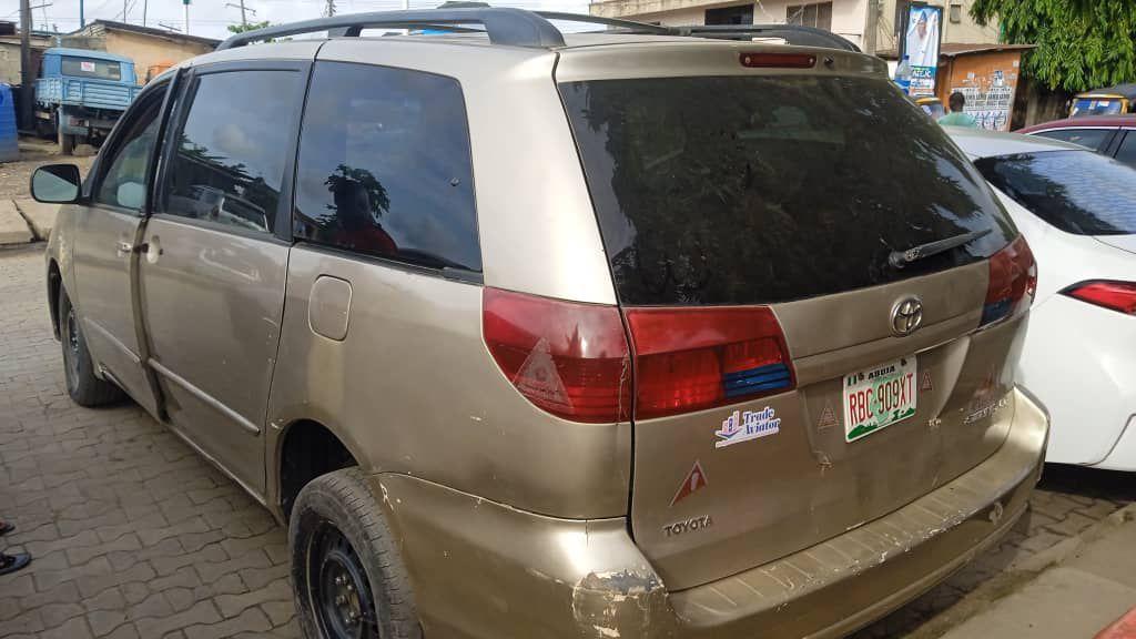 A picture of New Deal Used Toyota Sienna 2006 Model