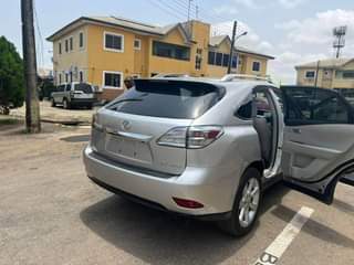 A picture of LEXUS RX350