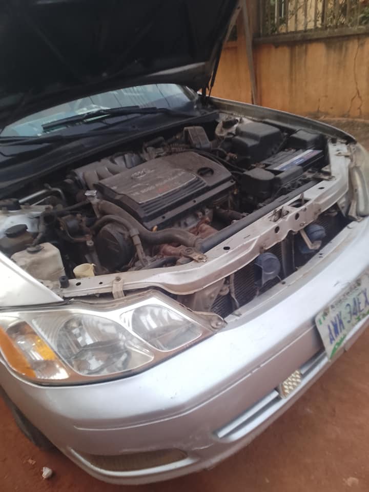 A picture of Toyota Avalon 04 All features perfect.