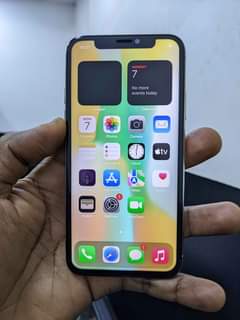 A picture of IPHONE X 256GB