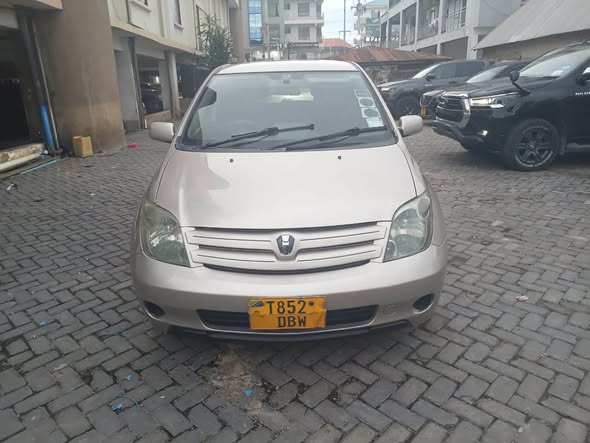 A picture of TOYOTA IST 0714058883