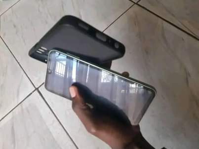 A picture of Samsung galaxy A14 on sale at 450 000