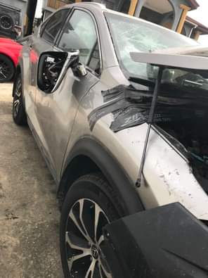 A picture of dealers deal lexus Nx200t 2016 accidental almost all the parts