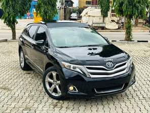 A picture of 5 Months Driven TOYOTA VENZA 2014 2015 XLE FULLEST OPTION