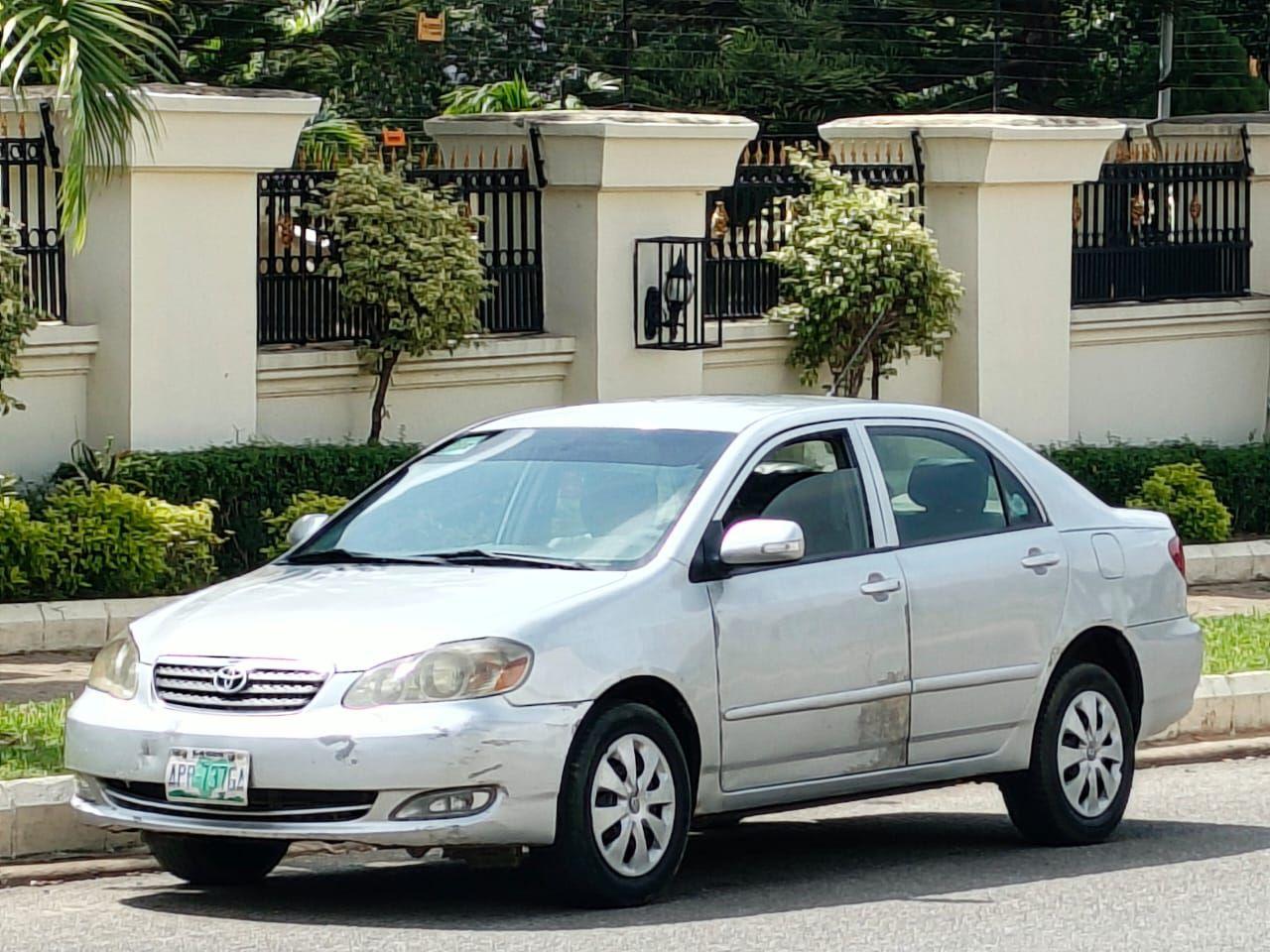 A picture of FASTFINGER 2005 TOYOTA COROLLA LE