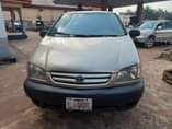 A picture of 1999 Toyota Sienna