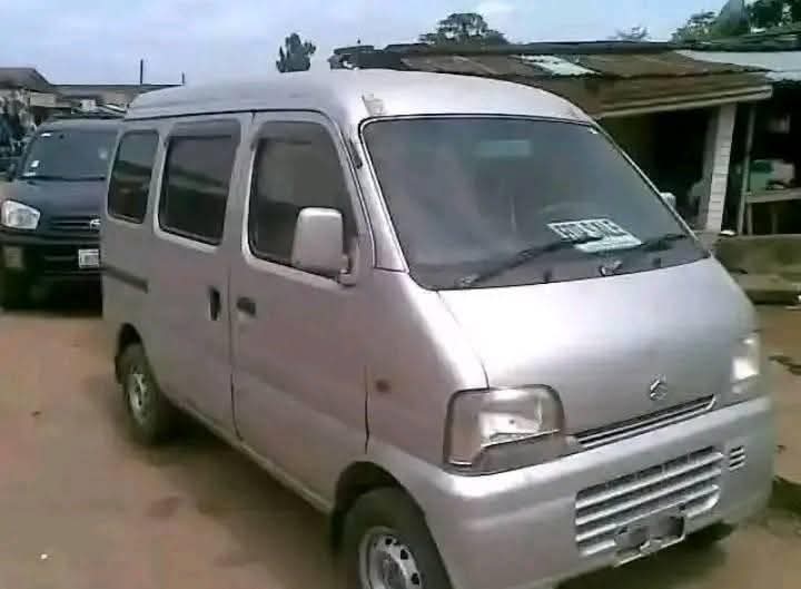 A picture of Suzuki Mini bus