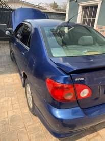 A picture of Toyota corolla 2004 SE