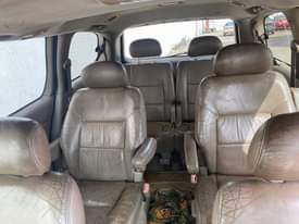A picture of Toyota sienna 03