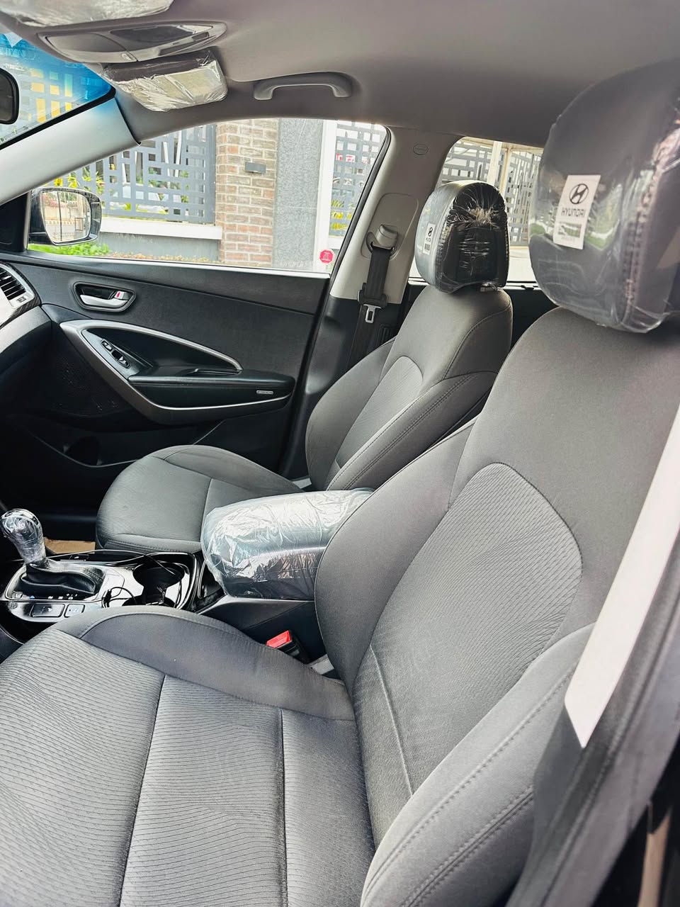 A picture of Distress Foreign Used Hyundai Santa Fe