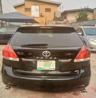 A picture of Toyota venza 2011