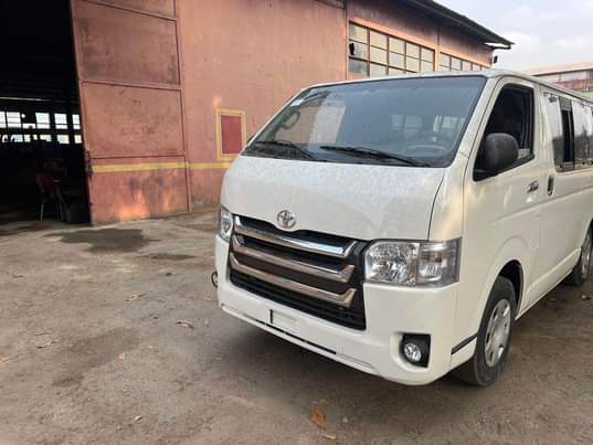 A picture of  2012 Foreign Used Hummer Hiace Year 2012 Accident Free