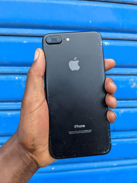 A picture of Iphone 7 plus32gb