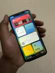 A picture of Iphone x 256gb