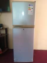 A picture of Boss fridge double door inagandisha sana na kupoza vzr Bei