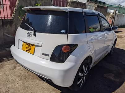A picture of TOYOTA IST