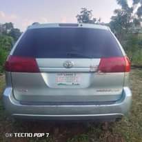 A picture of Sienna XLE 07