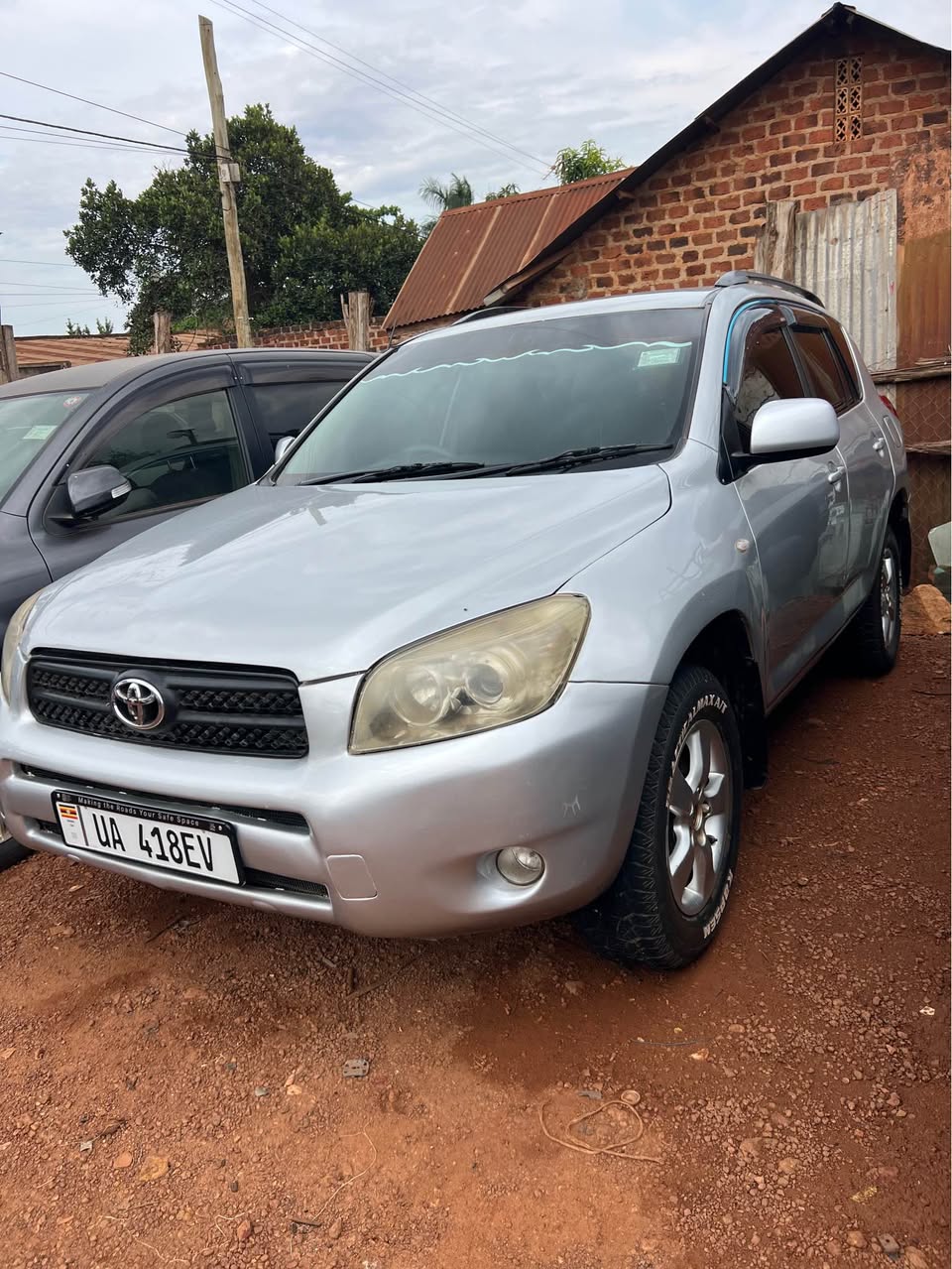A picture of RAV4 2007
