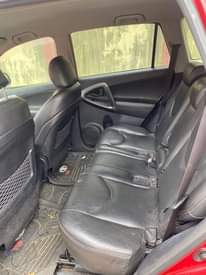 A picture of Toyota rav 4 2010 model