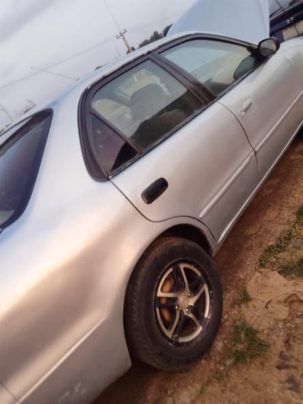 A picture of 2002 Toyota corolla