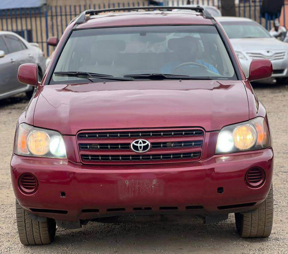 A picture of QUICK SALE Toyota Highlander 2003 Neatly Used Price 4.850M Location