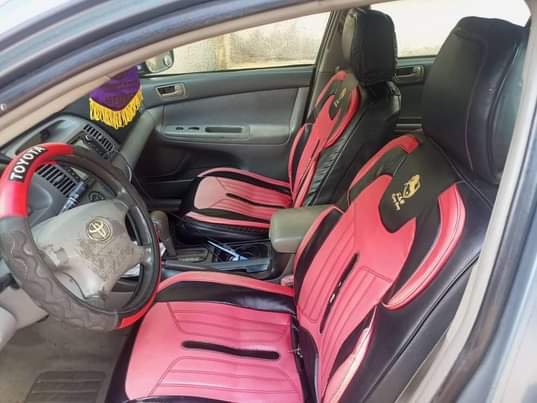 A picture of 2004 Toyota Camry