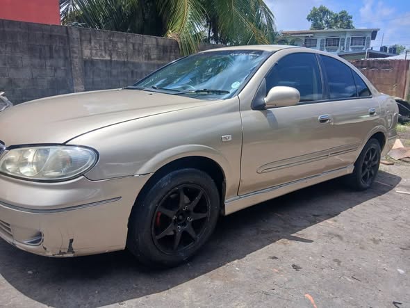 nissan almera
