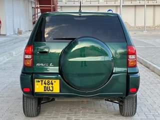 A picture of TOYOTA RAV4 kill time Call0678682698 Year 2005 Mileages 78000km Engine