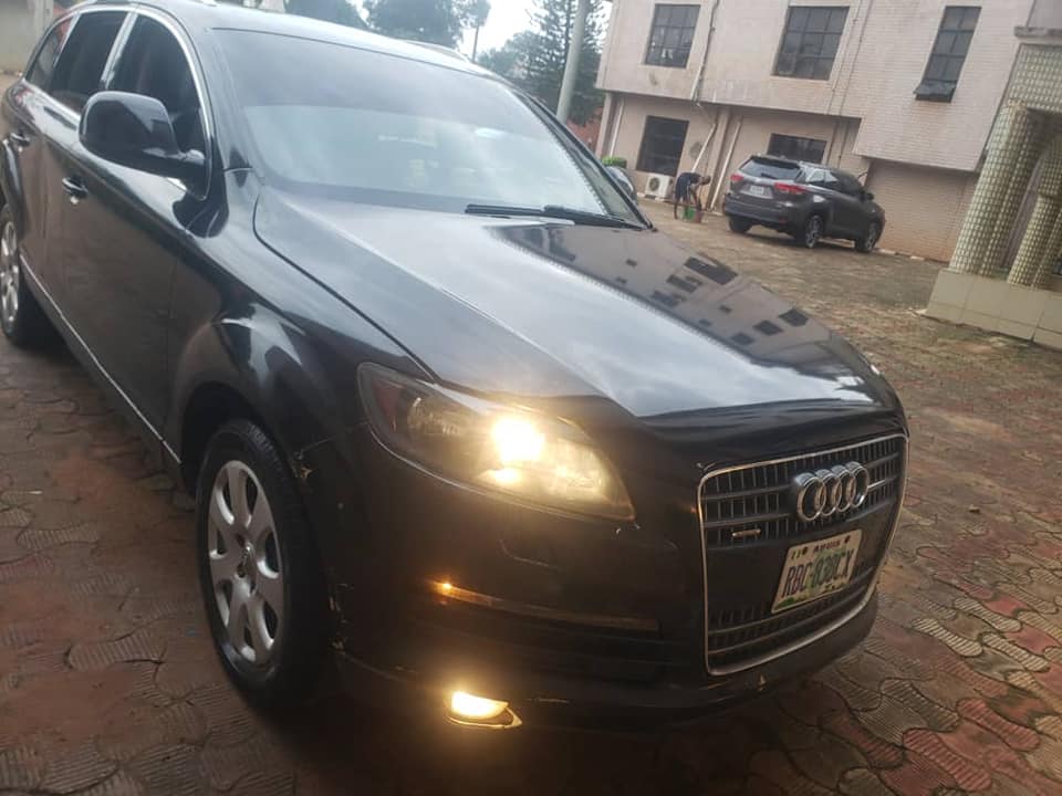 A picture of 2010 Audi Q7