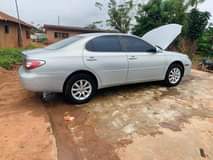 A picture of Lexus es 300