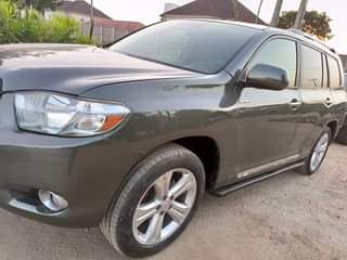 A picture of Nealty Used 2009 Toyota Highlander Everything In Perfect Condition Belgium