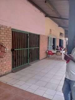 shops