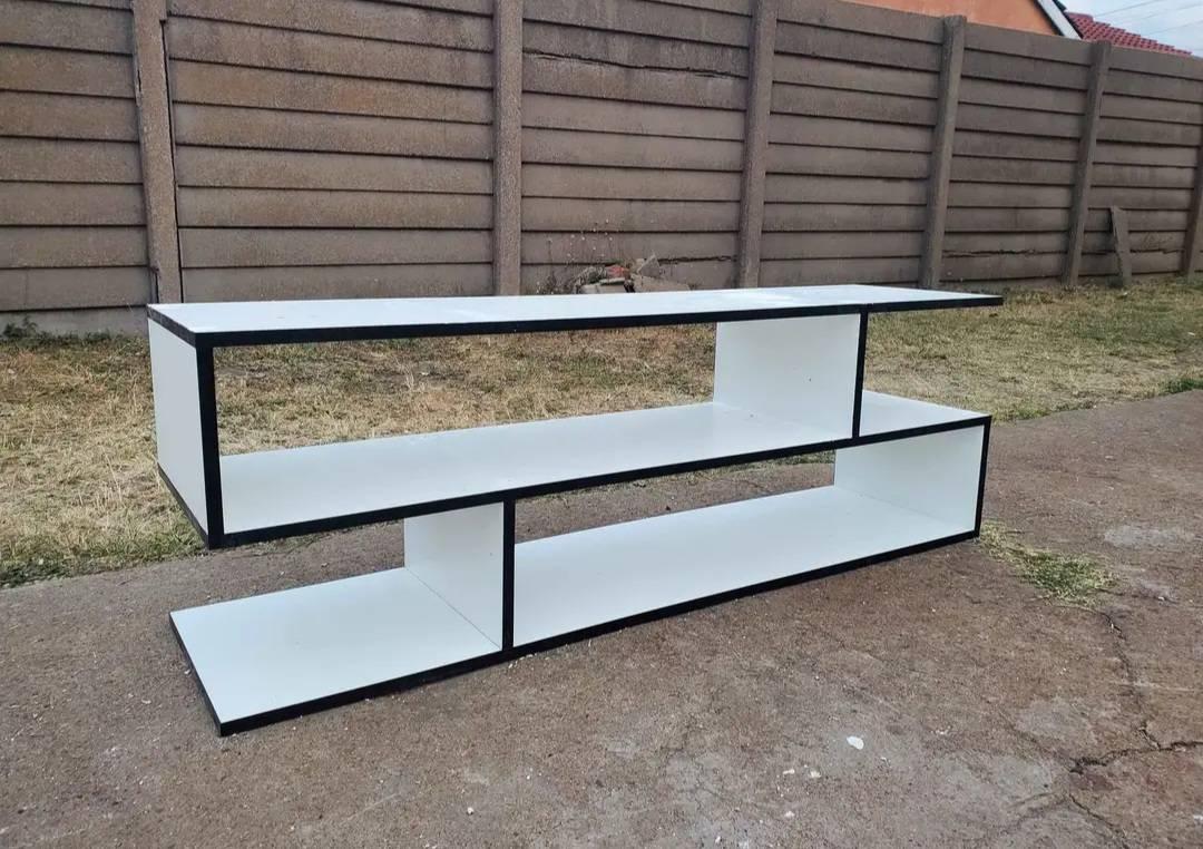 classifieds/tvs