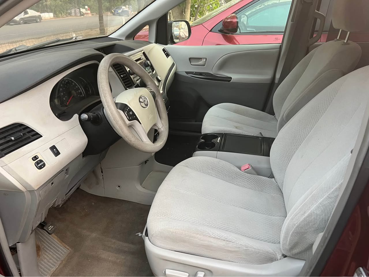 A picture of Foreign Used 2012 Toyota Sienna power door buy and drive