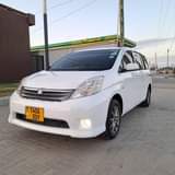 A picture of TOYOTA ISIS