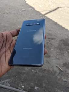 A picture of GALAXY S10