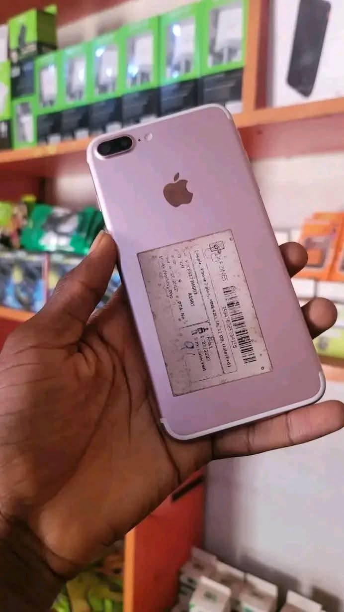 A picture of iPhone 7 plus is available for sale 20k