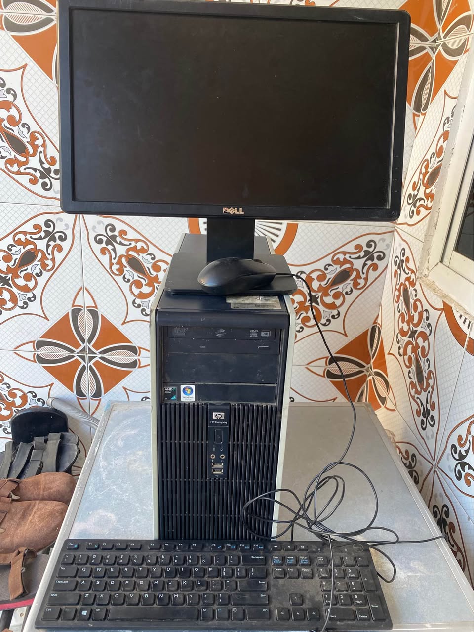 A picture of HP DESKTOP FULL COMPUTER