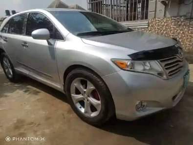 A picture of Belgium grade Toyota Venza buy and drive silent V6 engine