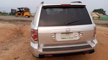 A picture of Honda pilot 2007 model Flashed on first body V6 engine