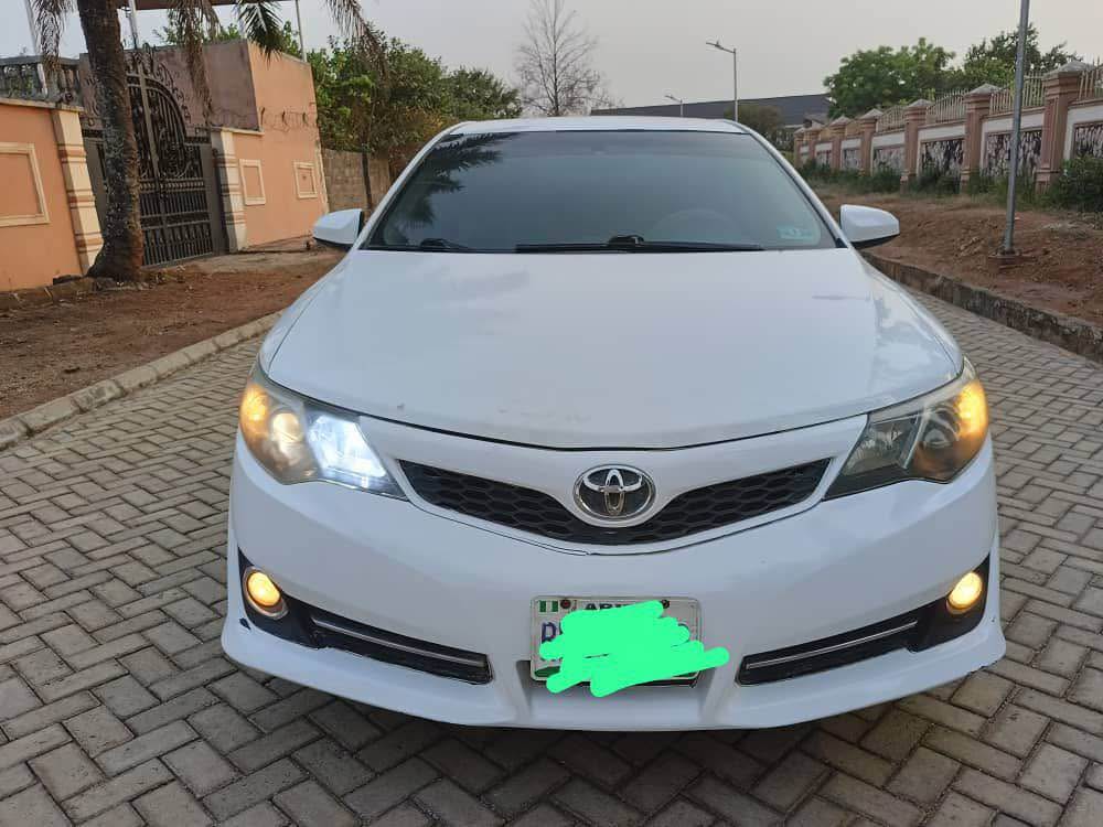 A picture of TOYOTA CAMRY