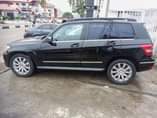 A picture of Clean glk350 2010 buy and drive nothing to fix