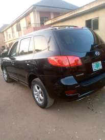A picture of 2000 Crv2004 prado2000 crv Prado Black
