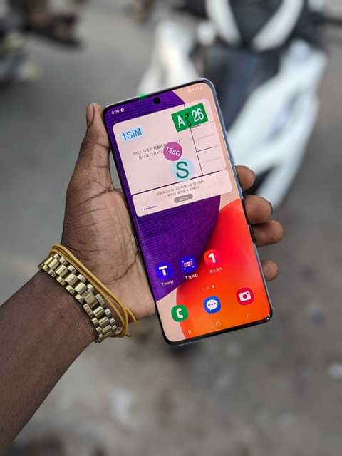 A picture of Galaxy a82 USED FROM DUBAI