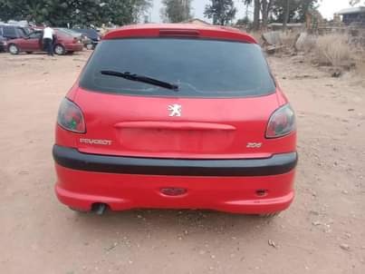 A picture of Fairly used Peugeot manual 206
