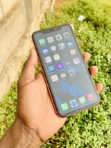 A picture of iPhone XR 64Gb at 650k