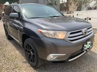 A picture of 2012 Toyota highlander extremely clean Bought 3 months ago